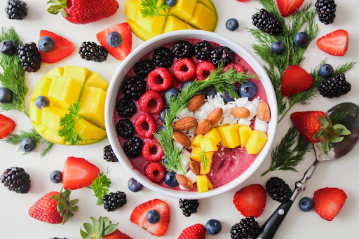 WAYS TO SERVE AND SNACK ON ICE CREAM